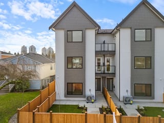 Townhouse for sale in Burnaby, Burnaby South, 2 6639 Acacia Avenue, 263098660 | Realtylink.org