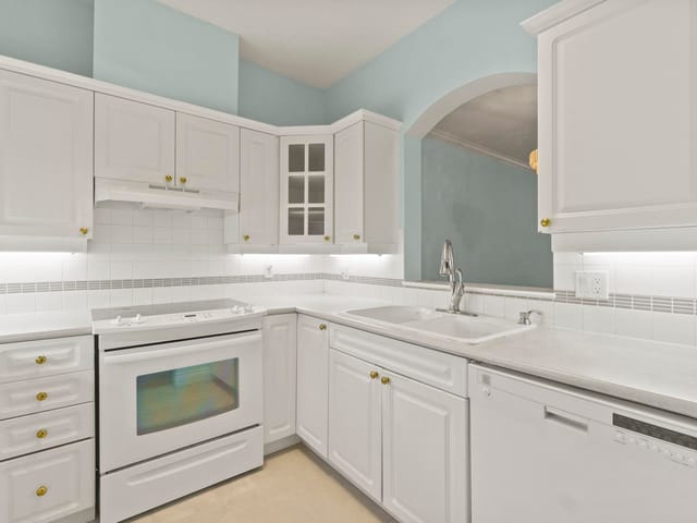 Apartment for sale in Coquitlam, Coquitlam, 130 3098 Guildford Way, 263099104 | Realtylink.org