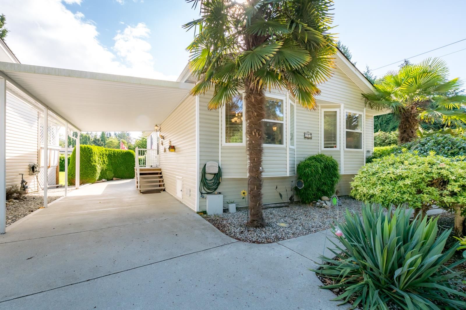 Manufactured Home for sale in Sechelt, Sunshine Coast, 101 4510 Sunshine Coast Highway, 263099213 | Realtylink.org