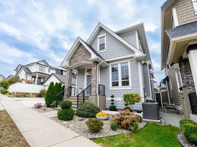 House for sale in Surrey, South Surrey White Rock, 2136 164a Street, 263099296 | Realtylink.org