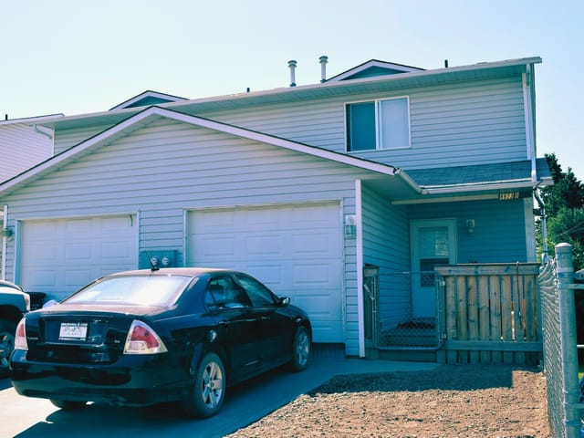1/2 Duplex for sale in Fort St. John, Fort St. John, B 8923 102 Avenue, 263099448 | Realtylink.org