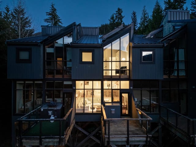 Townhouse for sale in Whistler, Whistler, 2 2221 Gondola Way, 263099623 | Realtylink.org