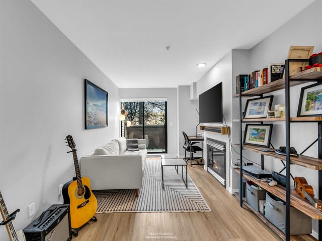 Apartment for sale in Surrey, North Surrey, 222 10866 City Parkway Way, 263099925 | Realtylink.org