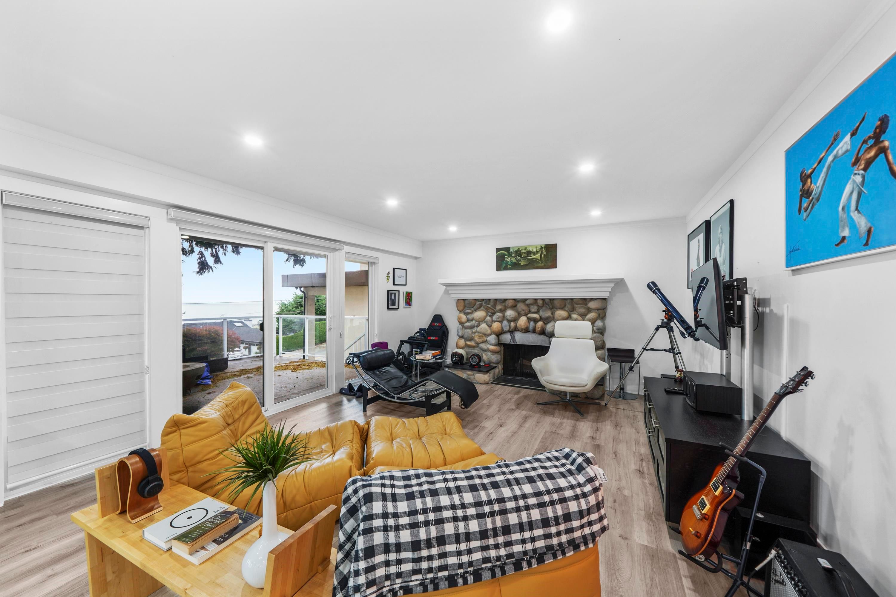 House for sale in Surrey, South Surrey White Rock, 13179 Marine Drive, 263100061 | Realtylink.org