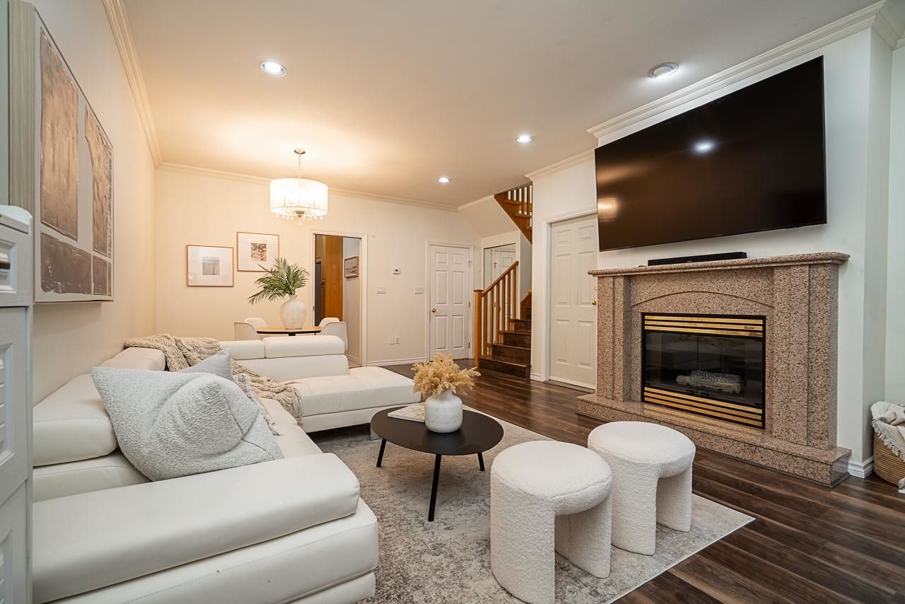 1/2 Duplex for sale in Burnaby, Burnaby East, 7408 18th Avenue, 263100392 | Realtylink.org