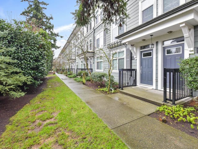 Townhouse for sale in Surrey, South Surrey White Rock, 93 15833 26 Avenue, 263100814 | Realtylink.org