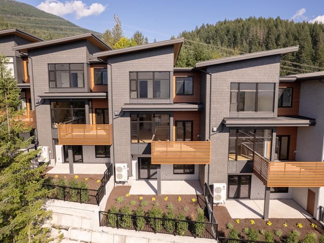 Townhouse for sale in Squamish, Squamish, 11 3407 Mamquam Road, 263100862 | Realtylink.org