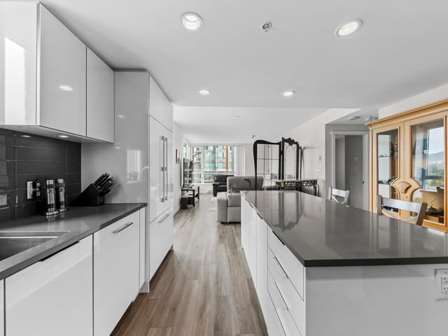 Apartment for sale in Coquitlam, Coquitlam, 1001 3096 Windsor Gate, 263101024 | Realtylink.org