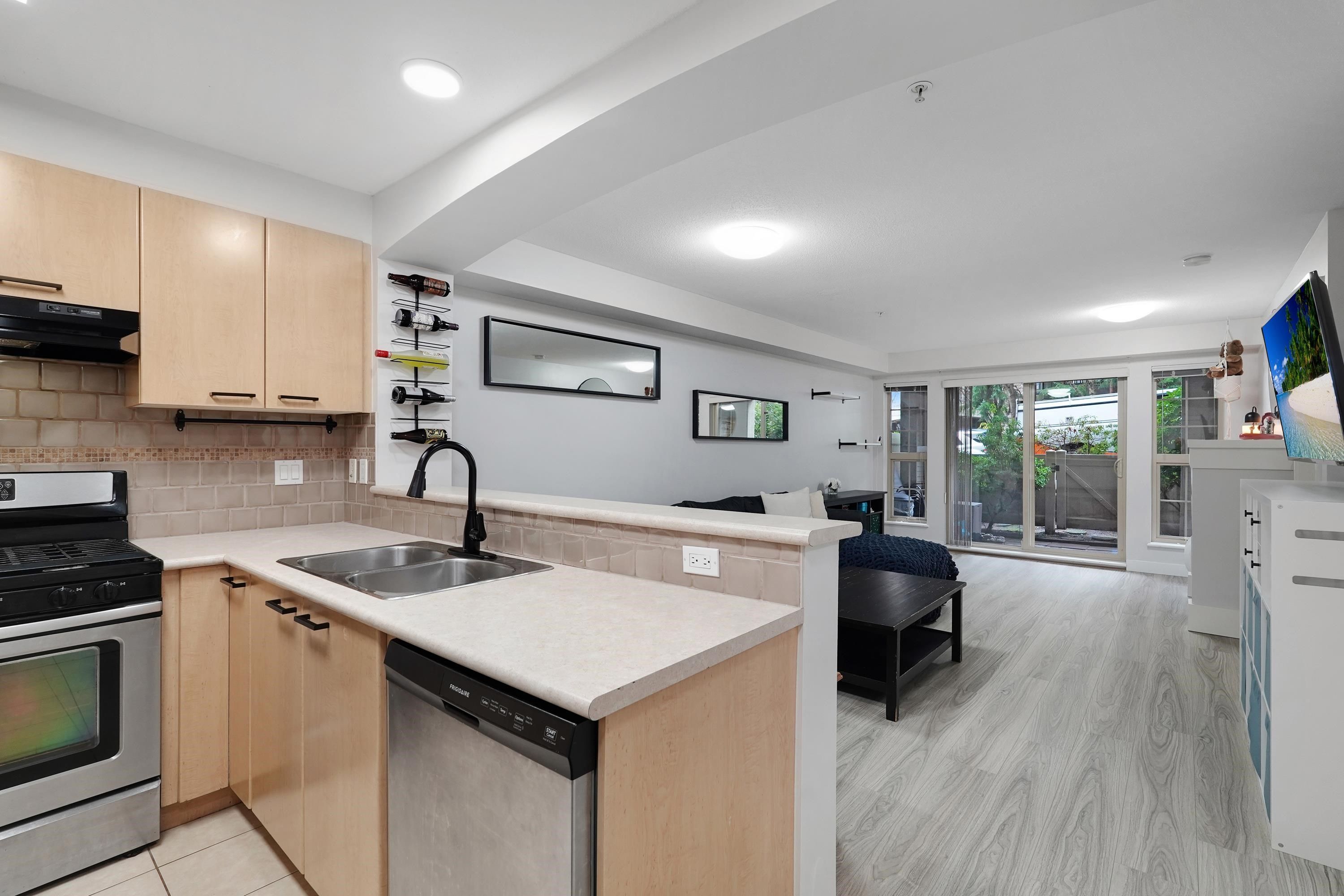 Apartment for sale in Coquitlam, Coquitlam, 106 2968 Silver Springs Boulevard, 263101105 | Realtylink.org