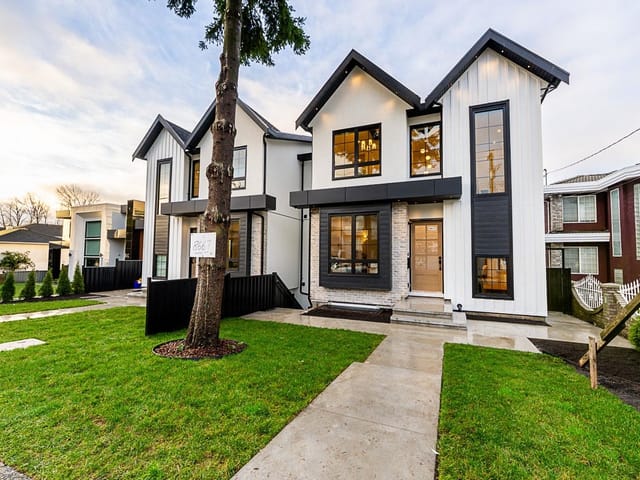 1/2 Duplex for sale in Burnaby, Burnaby East, 2 8667 Armstrong Avenue, 263101238 | Realtylink.org