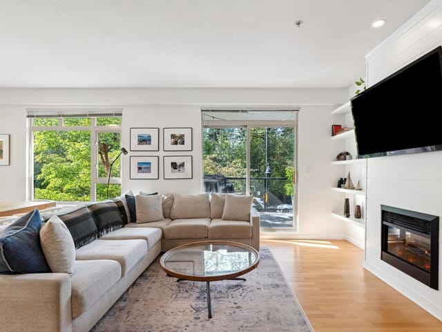 Apartment for sale in Port Moody, Port Moody, 219 100 Capilano Road, 263101509 | Realtylink.org