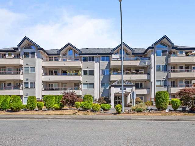 Apartment for sale in Abbotsford, Abbotsford, 206 2526 Lakeview Crescent, 263101705 | Realtylink.org