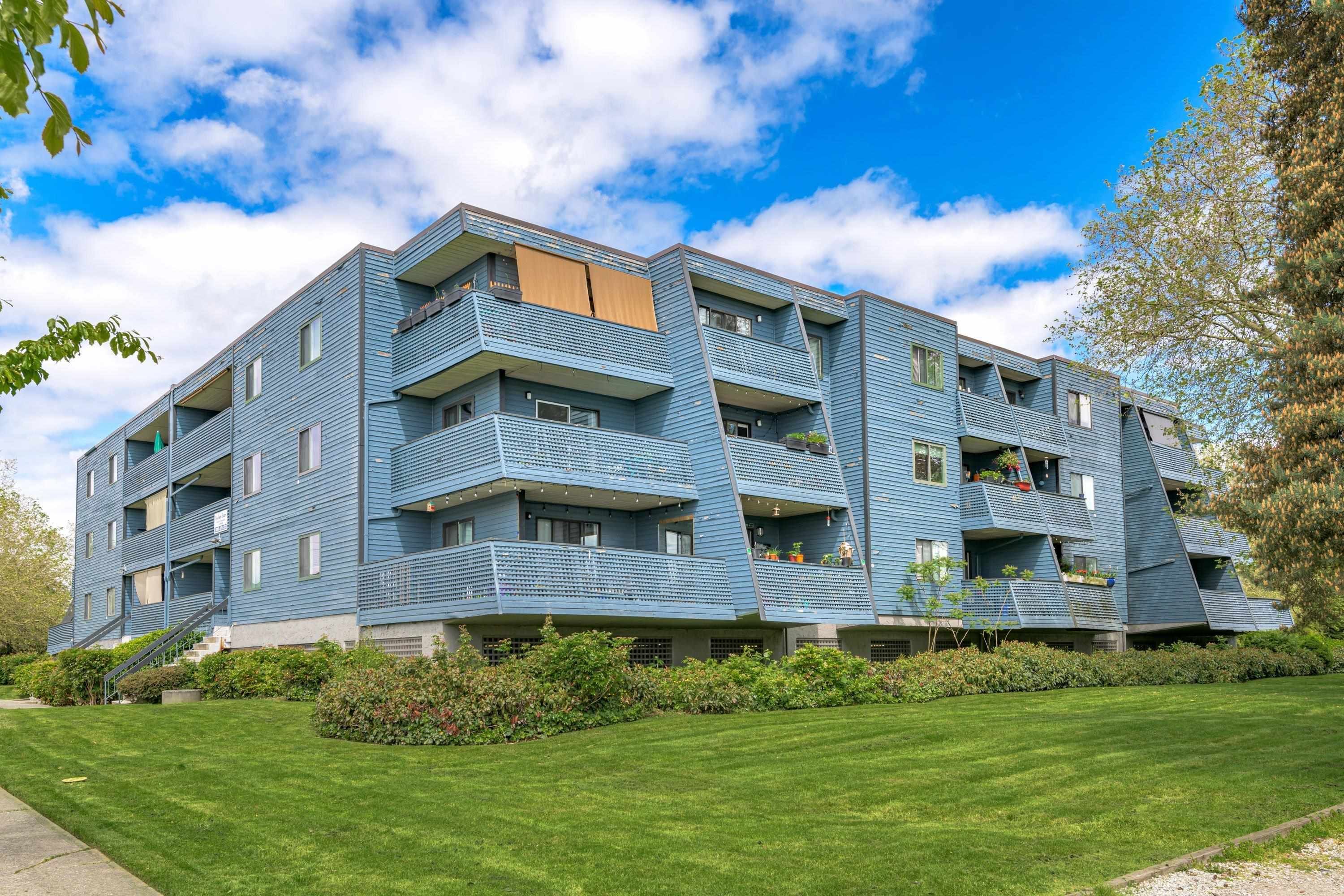 Apartment for sale in Surrey, Cloverdale, 214 5906 176a Street, 263101796 | Realtylink.org