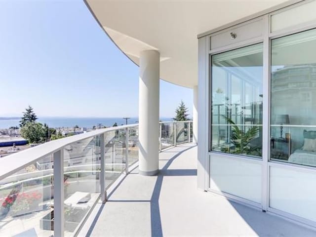 Apartment for sale in White Rock, South Surrey White Rock, 407 1441 Johnston Road, 263101982 | Realtylink.org