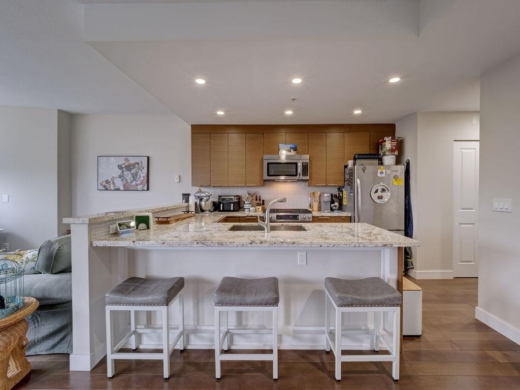 Apartment for sale in Sunshine Valley, Sunshine Coast, 210 5725 Teredo Street, 263101991 | Realtylink.org