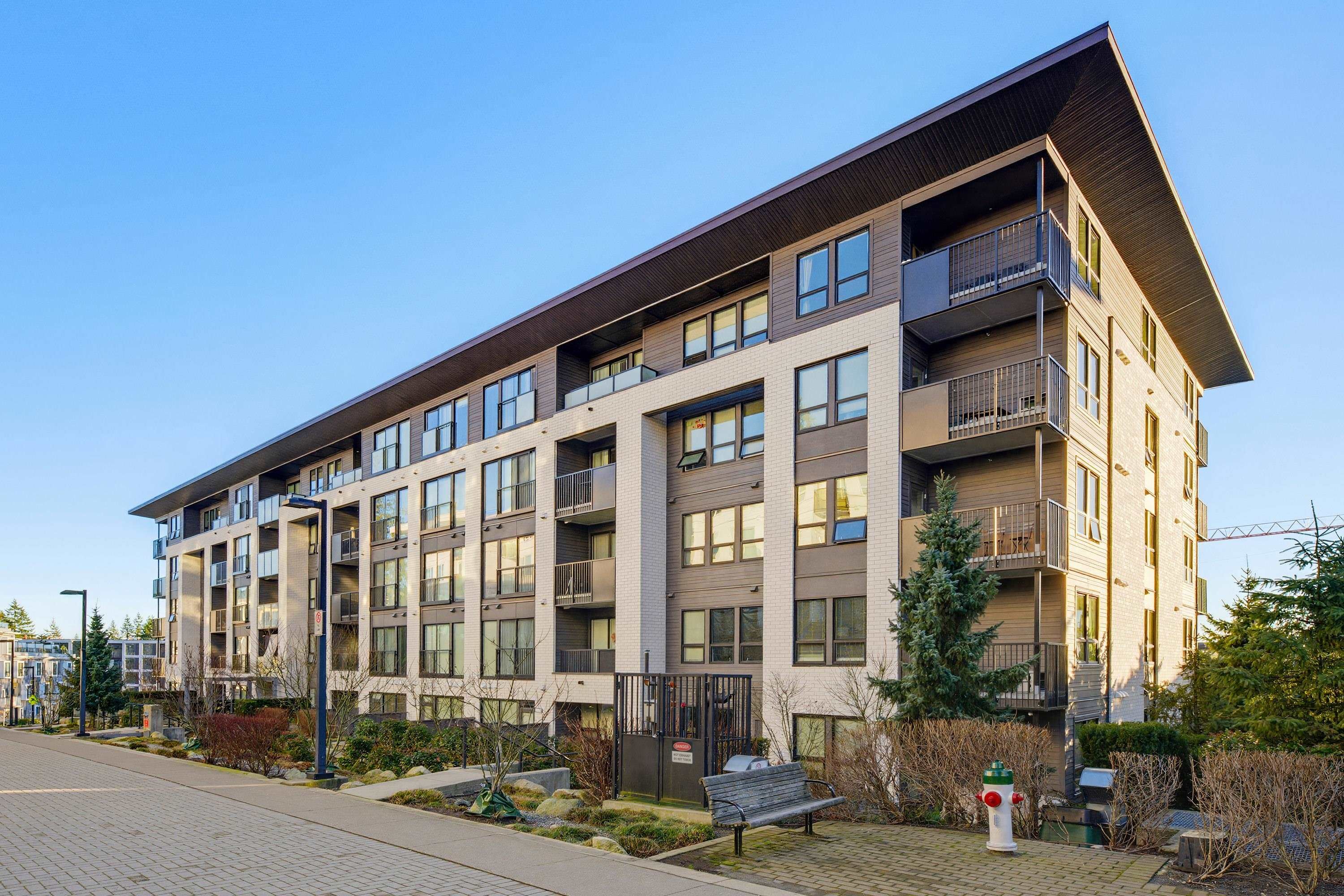 Apartment for sale in Burnaby, Burnaby North, 103 9228 Slopes Mews, 263102065 | Realtylink.org