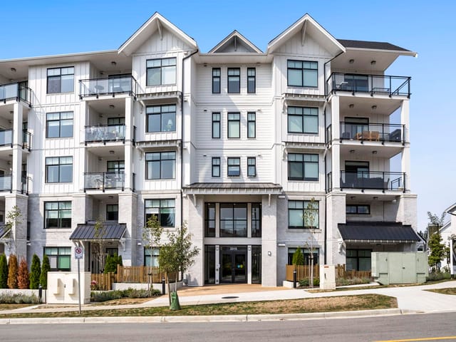 Apartment for sale in Surrey, South Surrey White Rock, 307 3315 148 Street, 263102115 | Realtylink.org