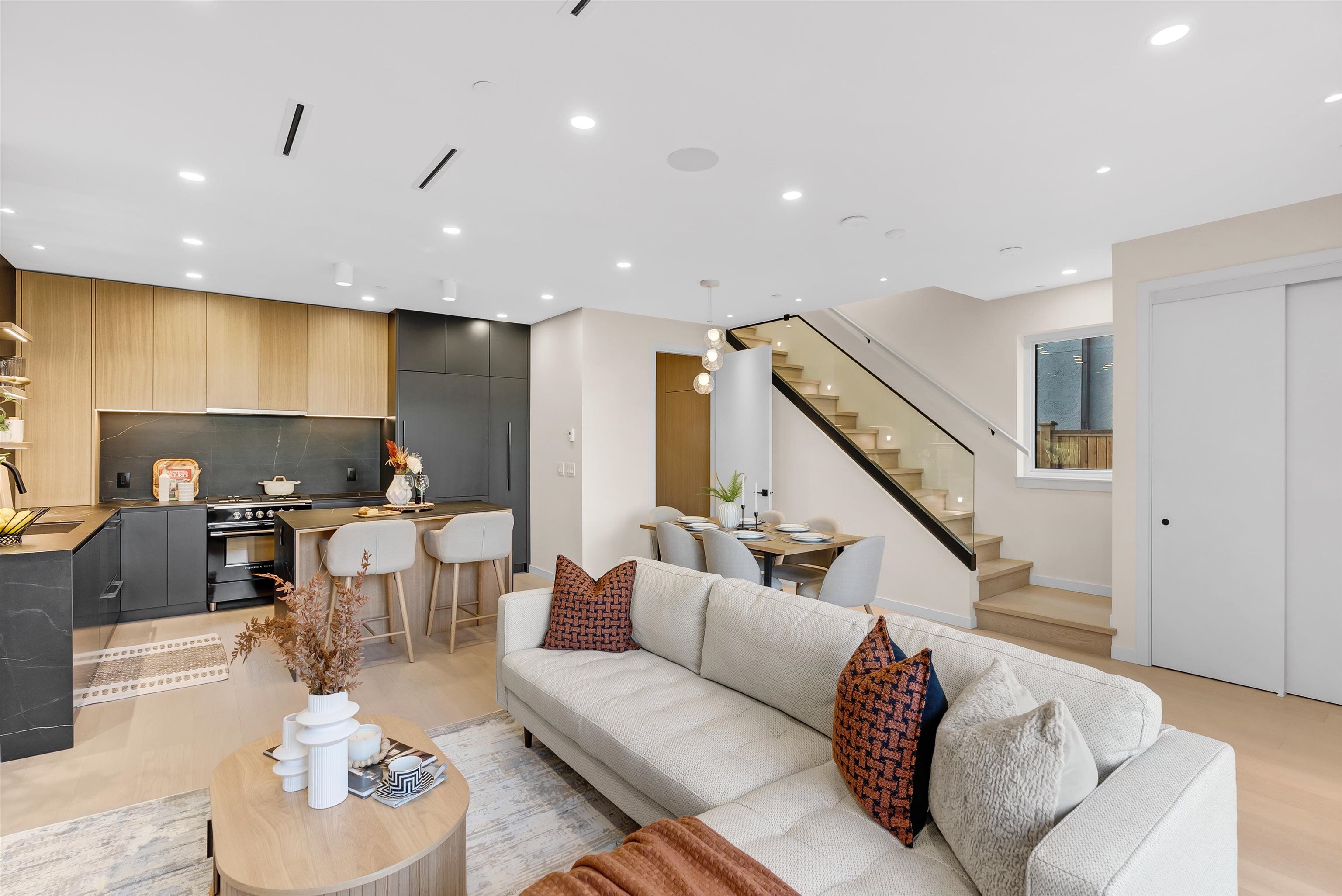 1/2 Duplex for sale in Vancouver, Vancouver West, 1 2764 W 14th Avenue, 263102127 | Realtylink.org