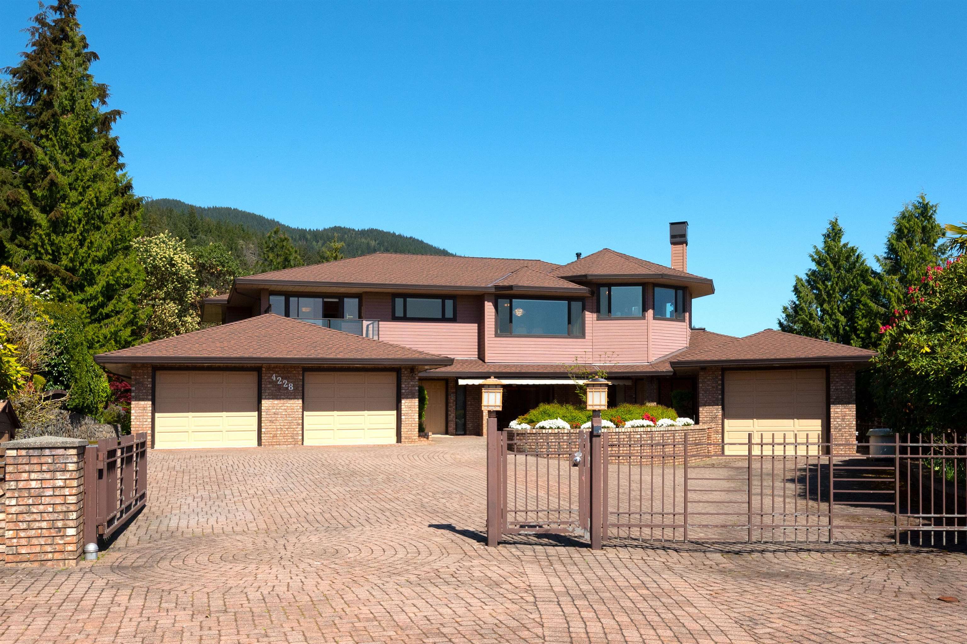 House for sale in West Vancouver, West Vancouver, 4228 Rockridge Crescent, 263102217 | Realtylink.org