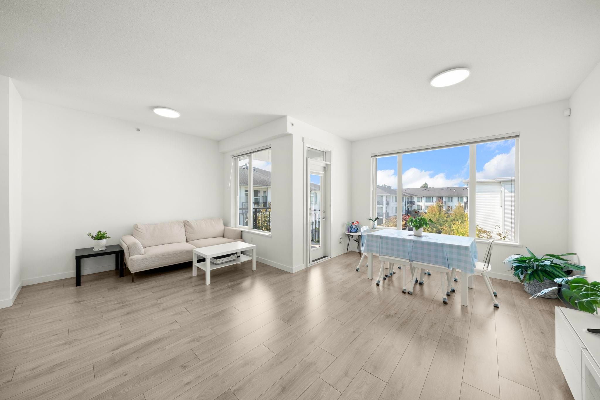 Apartment for sale in Richmond, Richmond, 438 9388 McKim Way, 263102683 | Realtylink.org