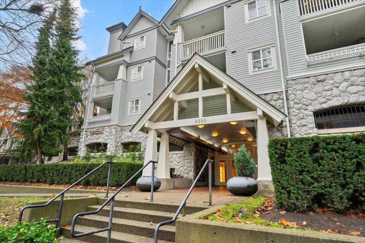 Apartment for sale in Burnaby, Burnaby South, 413 6893 Prenter Street, 263102886 | Realtylink.org