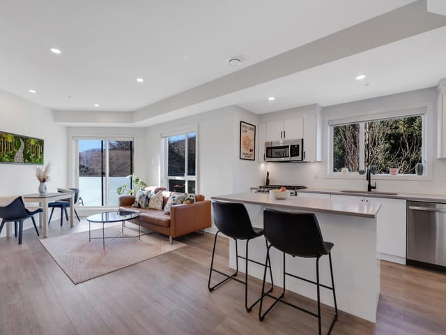 Townhouse for sale in Squamish, Squamish, 207 37808 Third Avenue, 263102949 | Realtylink.org