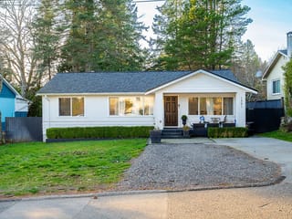 House for sale in White Rock, South Surrey White Rock, 1561 Chestnut Street, 263103209 | Realtylink.org