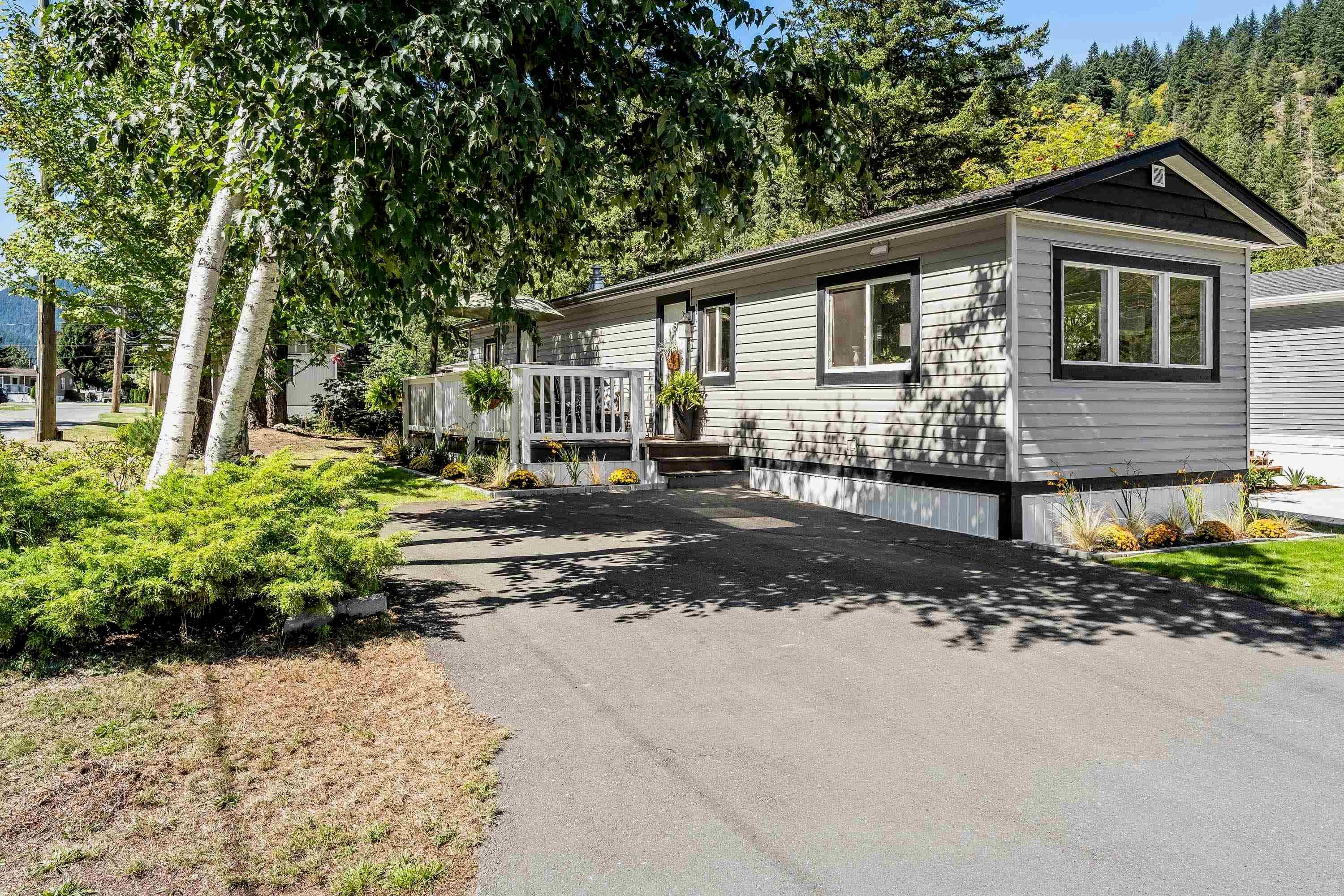 Manufactured Home for sale in Hope, Hope & Area, 57 65367 Kawkawa Lake Road, 263103236 | Realtylink.org
