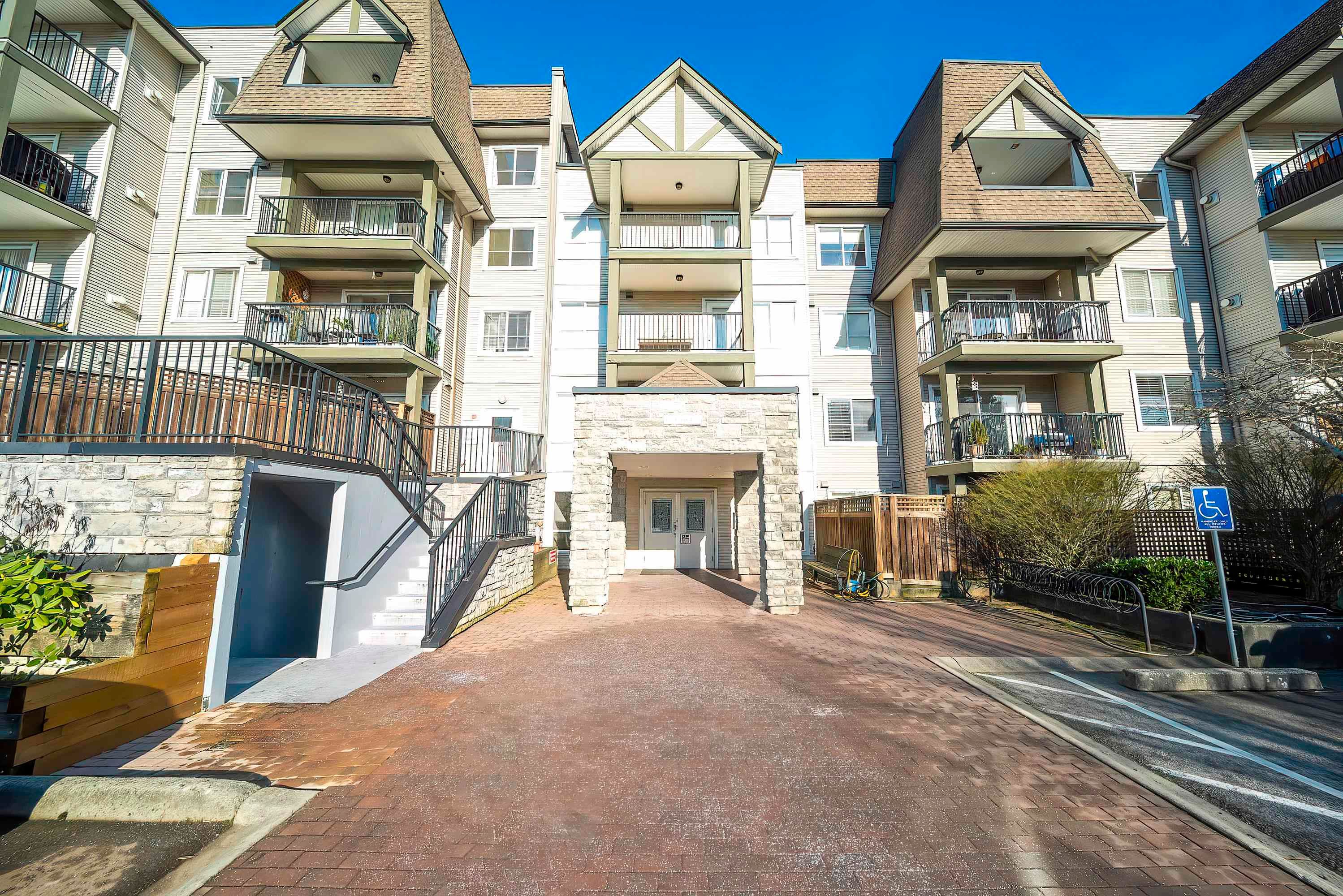 Apartment for sale in Surrey, Surrey, 416 12083 92a Avenue, 263103612 | Realtylink.org