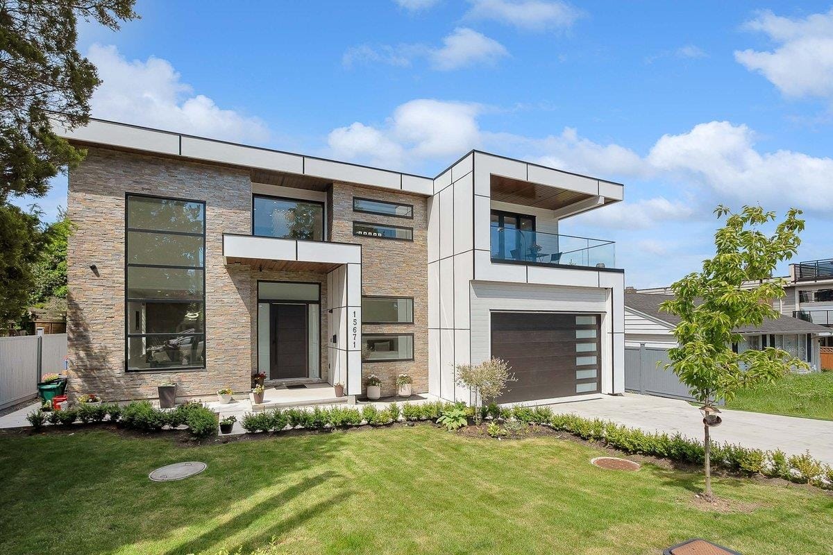 House for sale in White Rock, South Surrey White Rock, 15671 Roper Avenue, 263103705 | Realtylink.org