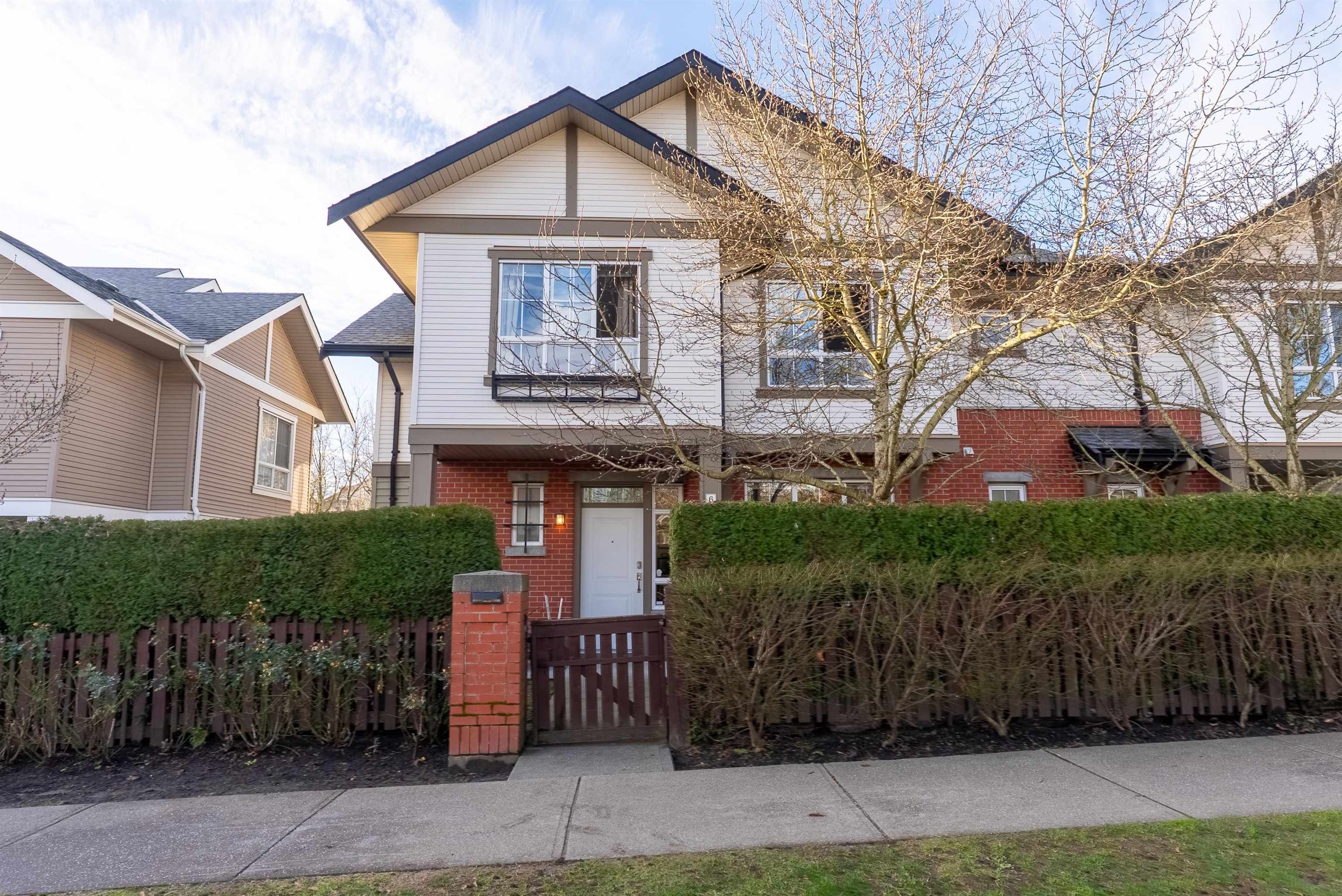 Townhouse for sale in Surrey, Cloverdale, 6879 195a Street, 263103756 | Realtylink.org