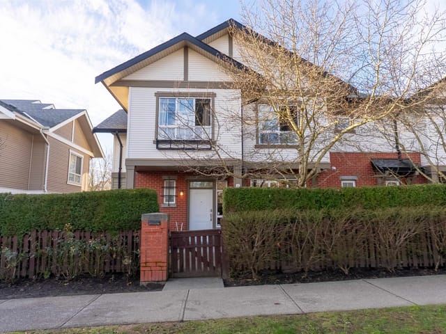 Townhouse for sale in Surrey, Cloverdale, 6879 195a Street, 263103756 | Realtylink.org