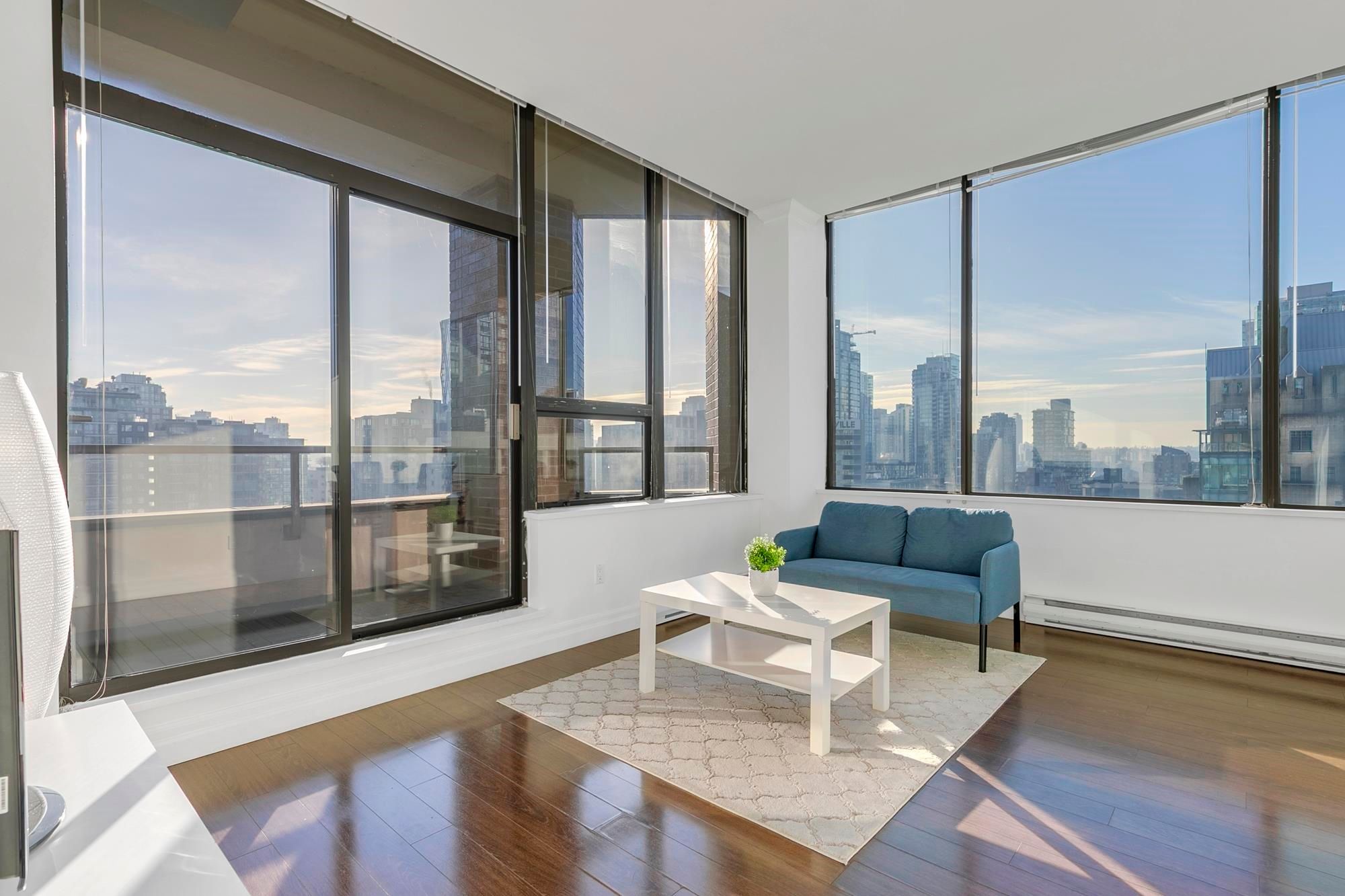 Apartment for sale in Vancouver, Vancouver West, 908 1010 Howe Street, 263103847 | Realtylink.org