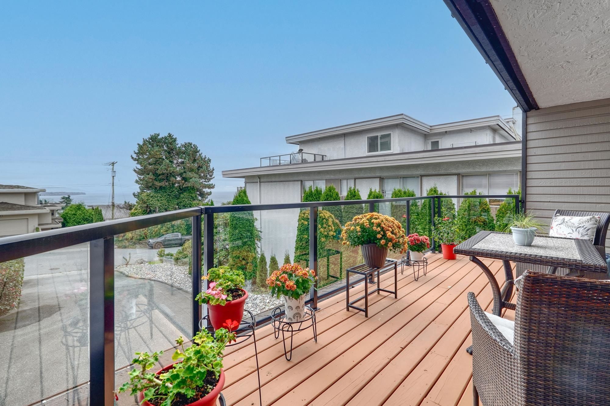 Apartment for sale in White Rock, South Surrey White Rock, 105 15041 Prospect Avenue, 263103861 | Realtylink.org