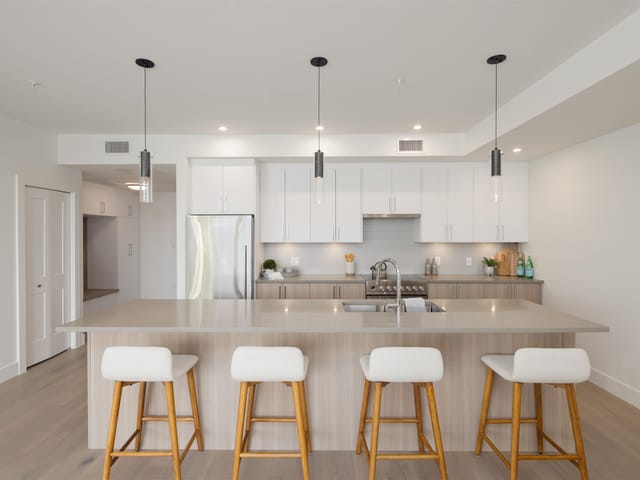 Apartment for sale in Squamish, Squamish, 101 3405 Mamquam Road, 263104293 | Realtylink.org