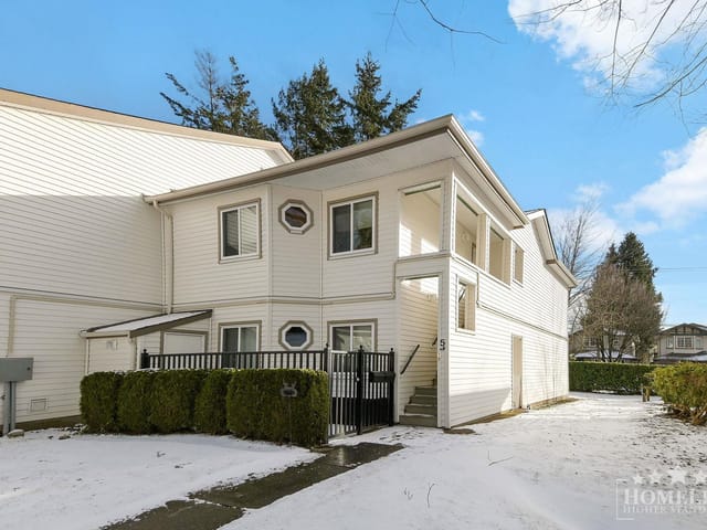 Townhouse for rent in Surrey, South Surrey White Rock, 5 12964 17 Avenue, 263104326 | Realtylink.org