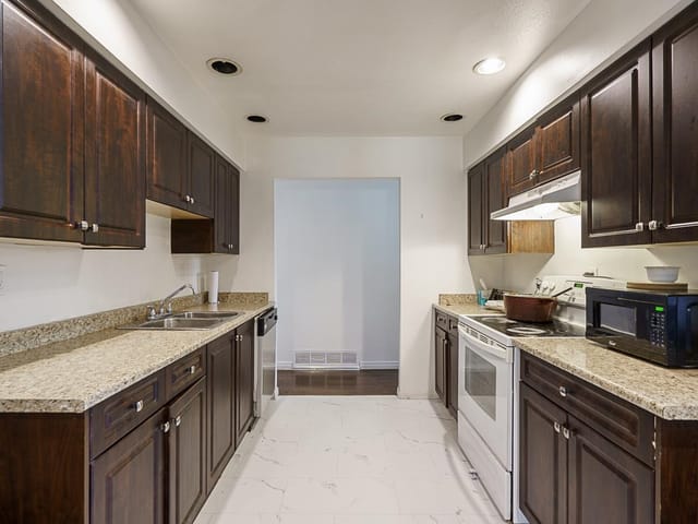 House for sale in Surrey, Surrey, 14860 89 Avenue, 263104432 | Realtylink.org