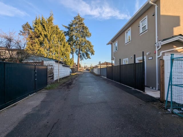 Other Property for rent in Burnaby, Burnaby South, 55xx Portland Street, 263104450 | Realtylink.org