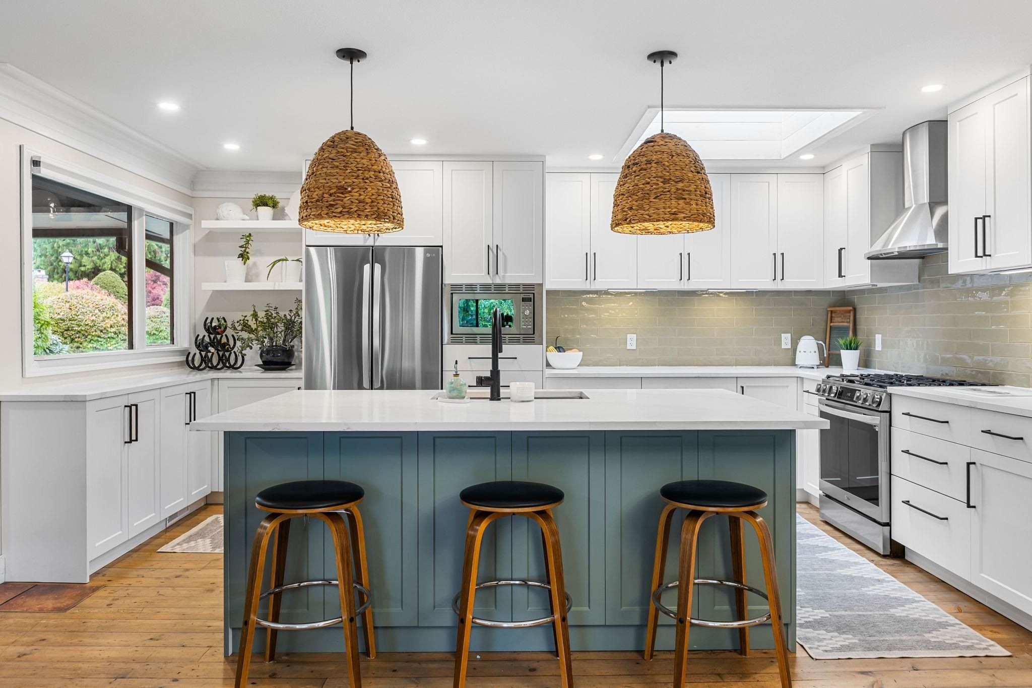 Townhouse for sale in White Rock, South Surrey White Rock, 14015 Marine Drive, 263104573 | Realtylink.org