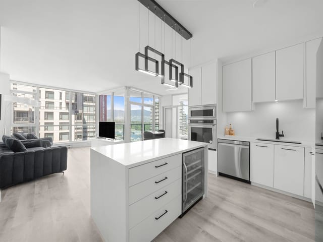 Apartment for sale in Vancouver, Vancouver West, 2201 1189 Melville Street, 263104907 | Realtylink.org