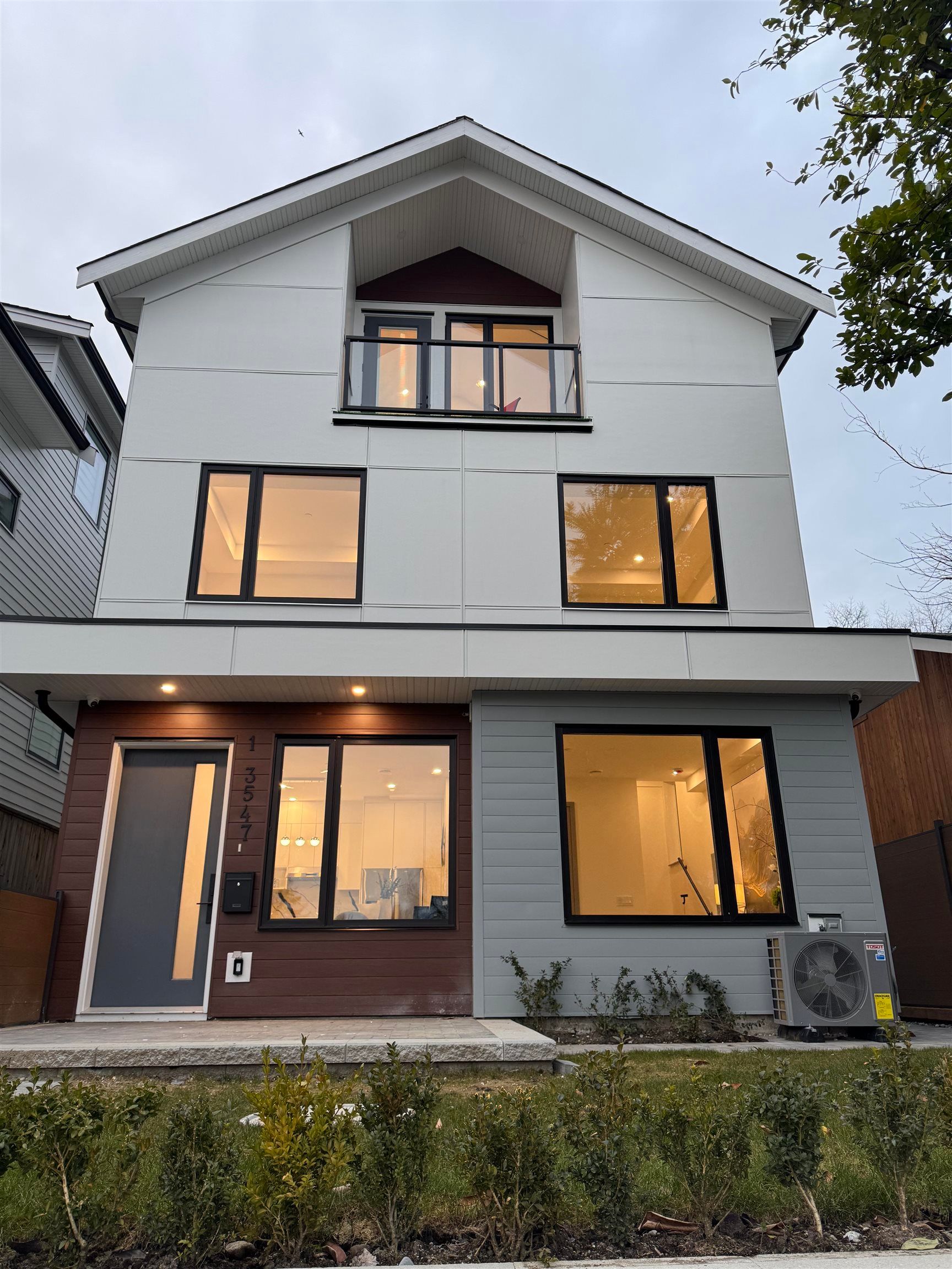 1/2 Duplex for sale in Vancouver, Vancouver East, 1 3547 E Georgia Street, 263105006 | Realtylink.org