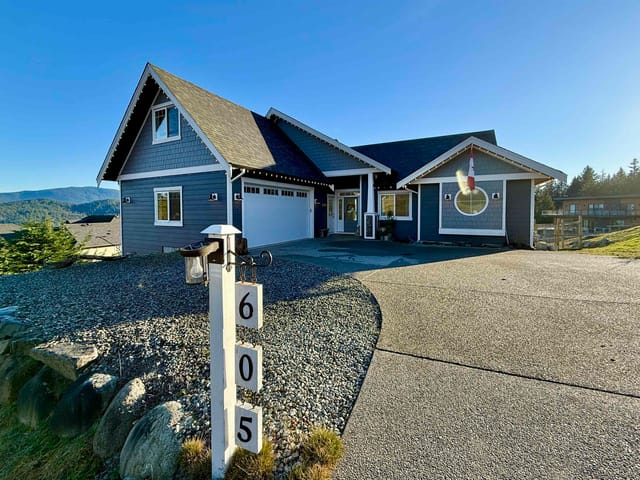 House for sale in Gibsons, Sunshine Coast, 605 Woodland Avenue, 263105024 | Realtylink.org