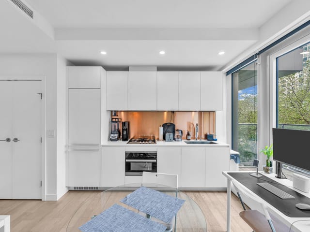 Apartment for sale in Vancouver, Vancouver West, 303 1480 Howe Street, 263105039 | Realtylink.org