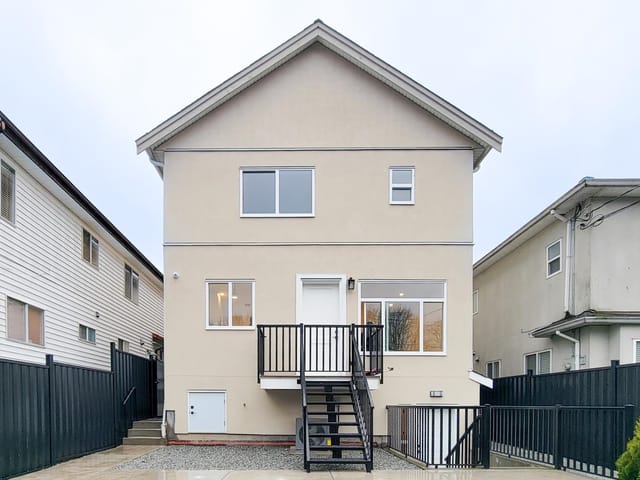 1/2 Duplex for sale in Vancouver, Vancouver East, 3433 E 23rd Avenue, 263105098 | Realtylink.org