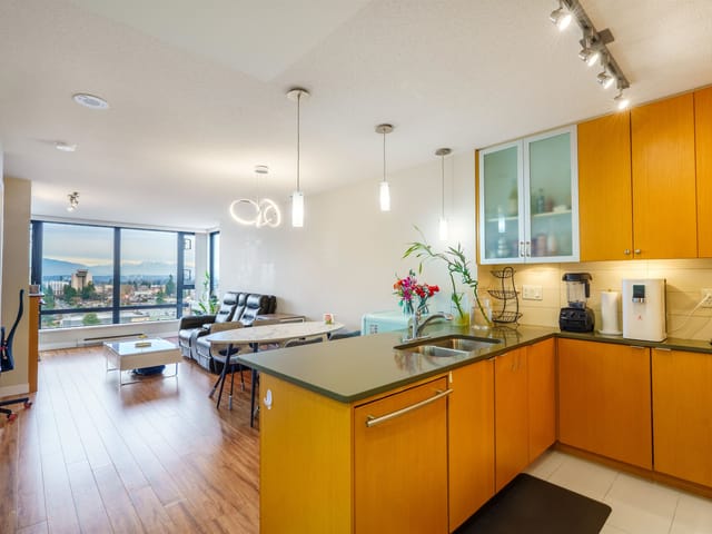 Apartment for sale in Burnaby, Burnaby South, 1802 7325 Arcola Street, 263105101 | Realtylink.org