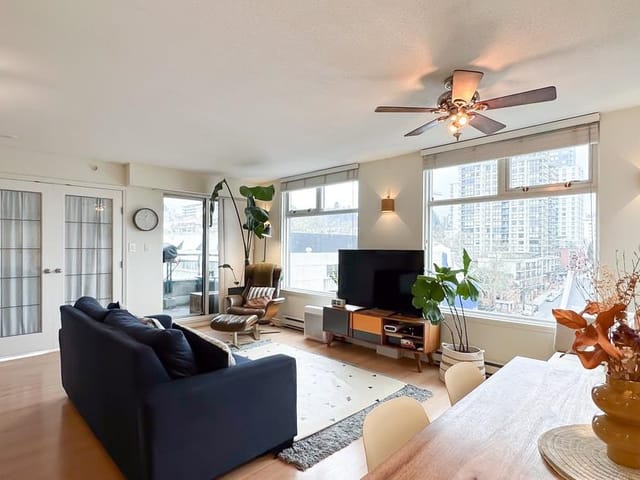 Apartment for sale in New Westminster, New Westminster, 704 720 Carnarvon Street, 263105152 | Realtylink.org