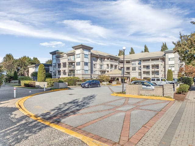 Apartment for sale in Surrey, North Surrey, 206 10533 University Drive, 263105202 | Realtylink.org