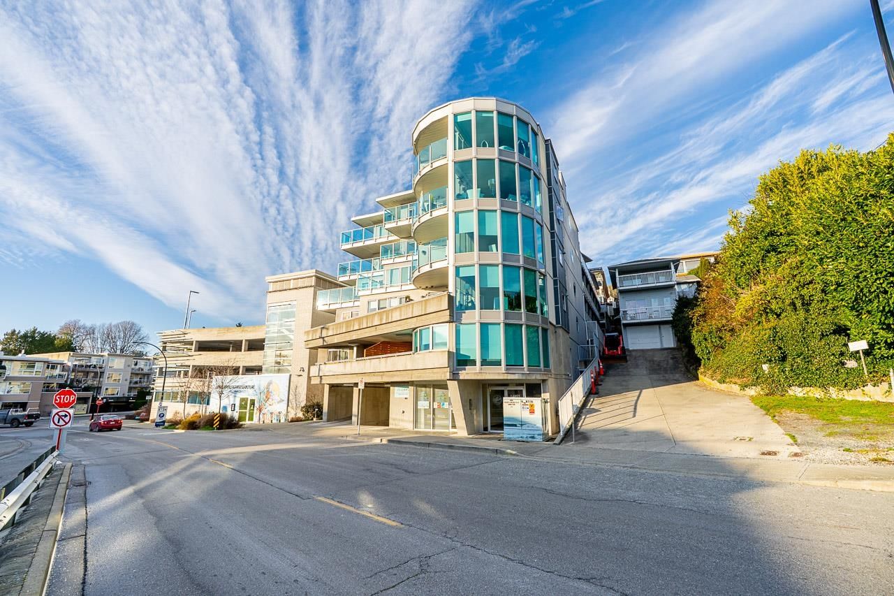 Apartment for sale in White Rock, South Surrey White Rock, 603 14955 Victoria Avenue, 263105209 | Realtylink.org