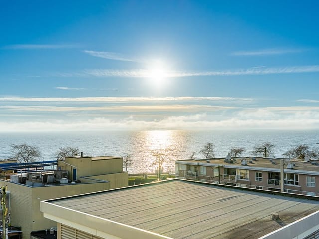 Apartment for sale in White Rock, South Surrey White Rock, 603 14955 Victoria Avenue, 263105209 | Realtylink.org