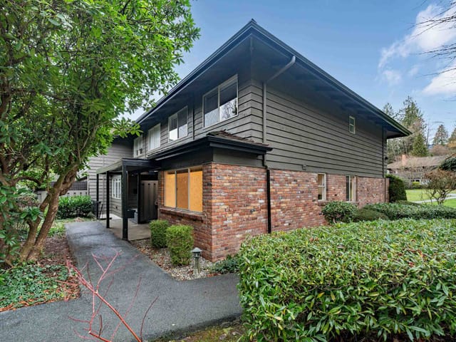 Townhouse for sale in West Vancouver, West Vancouver, 1109 235 Keith Road, 263105753 | Realtylink.org